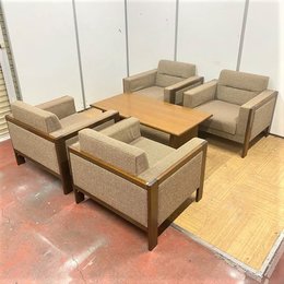 【限定1セット】4名用の程よい応接セット！！　サンドブラウンのファブリックでカジュアルなミーティングシーンを