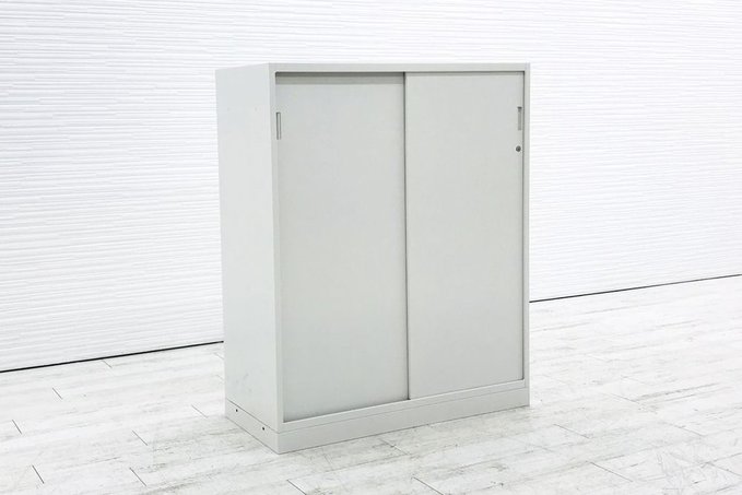 ロット入荷！！人気商品！！【定価約6万円！！人気の引き違い書庫の入荷です！！扉が邪魔になりにくい引き違い！！ホワイトカラー！！】■イトーキ■ｅＳ