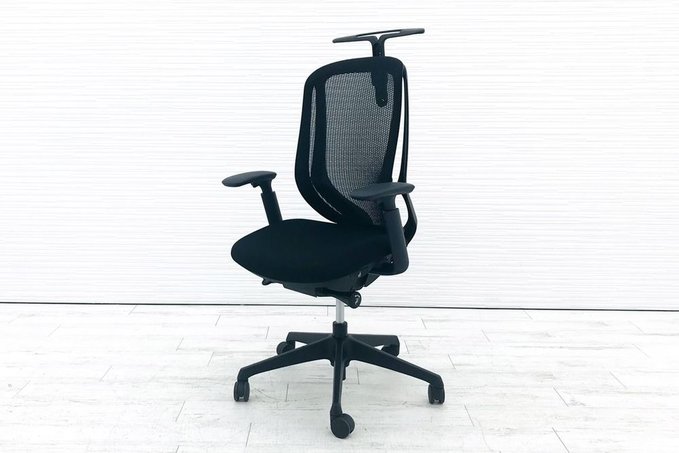 【中古】シルフィー（メッシュ）   オカムラ（okamura） 肘付ハイバックチェア