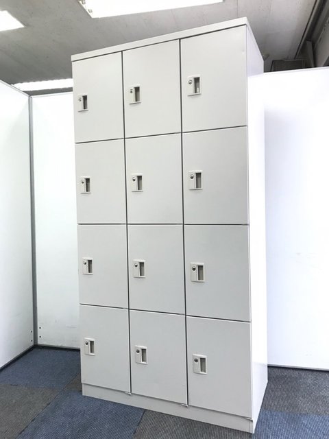 12人用！！【定価約16万円！！ニューグレーカラー人気シリーズの12人用ロッカーの入荷です！】■オカムラ■KZ-Ⅱ
