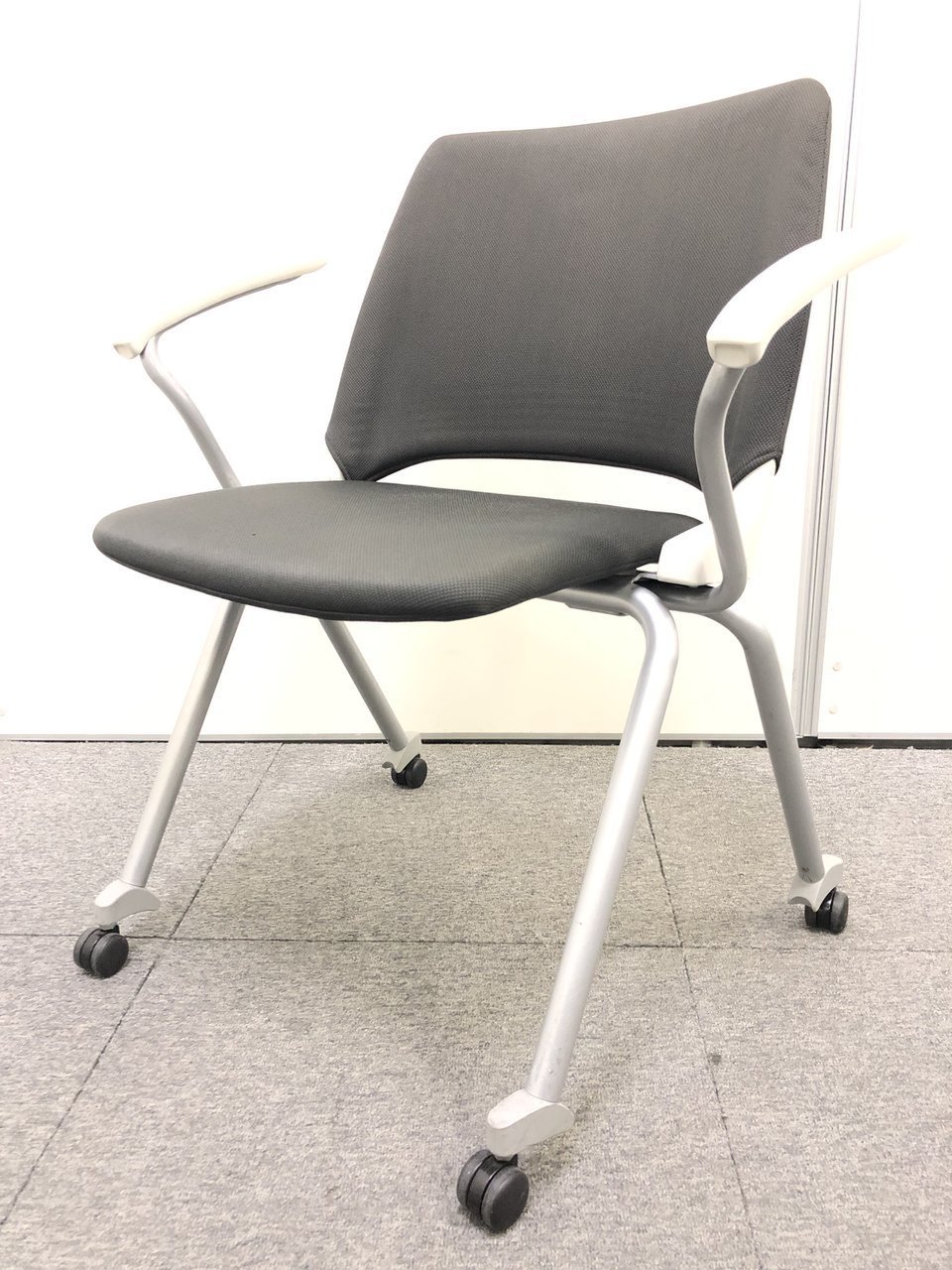 【ロット入荷】座面を上げて並行収納！20脚もの大量入荷商品のためロットでお探しの方にオススメ！！
                        FM-350 
                                    中古
            