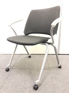 【ロット入荷】座面を上げて並行収納！20脚もの大量入荷商品のためロットでお探しの方にオススメ！！