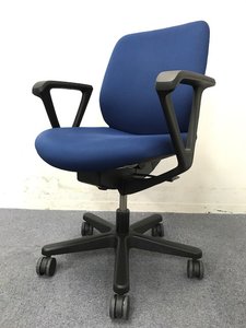 【定番】イトーキ　トルテ　ネイビーブルー　ローバック　肘付　オフィス　リモートワーク　在宅　