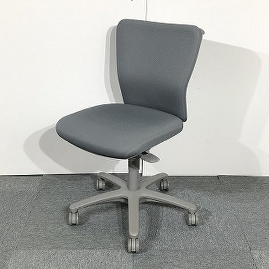 【中古】カロッツァ   オカムラ（okamura） 肘無ローバックチェア