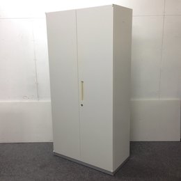 【取り出しやすい高さ180cm！】
イナバ/両開き書庫
【鍵がついていない場合は、1本無料にて作成します！】