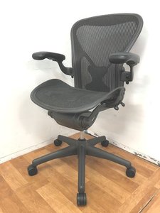 【定価約19万円！！人気のBタイプ！！ポスチャーフィットでフル装備付きです！！】■ハーマンミラー製■アーロンチェア