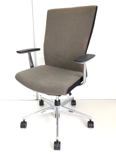 【中古】プント   コクヨ（KOKUYO） 肘付ハイバックチェア