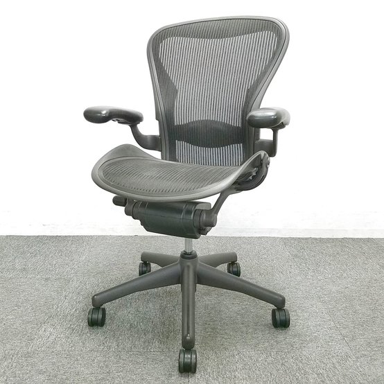 【中古】アーロンチェア  AE111PWB AJG1BBFP BK Herman Miller（ハーマンミラー） 肘付ハイバックチェア