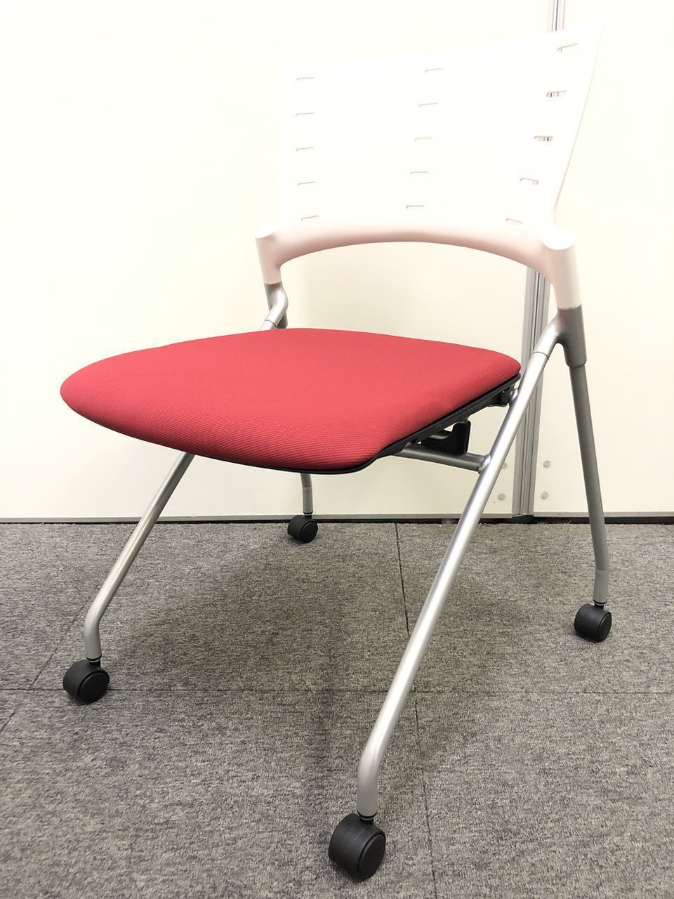 【ロット商品】人気のネスティングチェアがロットでご提案可能！！
                        マノス 
                                    中古
            