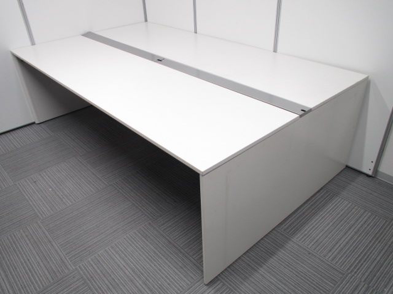 4枚様用におすすめW2400フリーアドレスデスク入荷！！入替　増員　新規購入にオススメ！【関西倉庫在庫】
                        インターリンク 
                                    中古
            