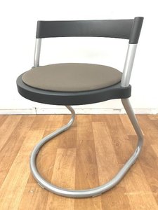 【定価約3万円！！2018年製！！ブラウンカラー！！休憩室などにおすすめのオシャレ丸椅子】イトーキ/ピッキオ(picchio)