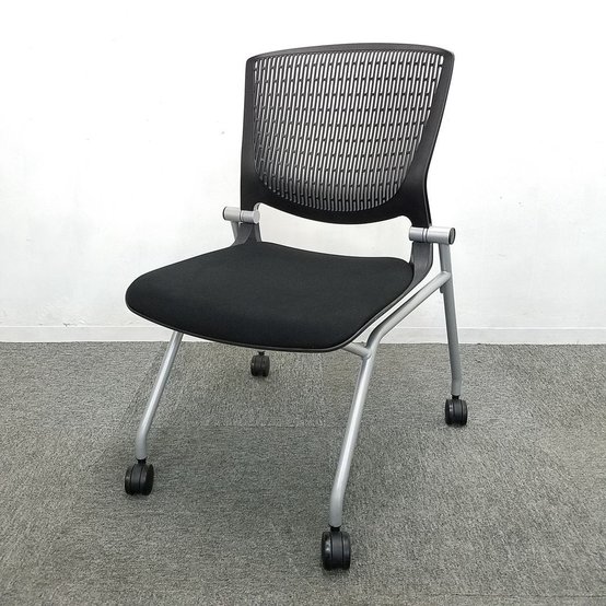 【中古】グラータ   オカムラ（okamura） ネスティングチェア