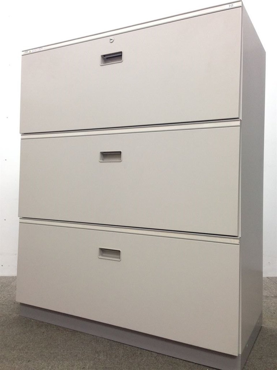 クリーニング済み　再アップ！【イトーキ製シンライン書庫】3段ラテラル書庫｜鍵1本サービス
                        シンライン 
                                    中古
            