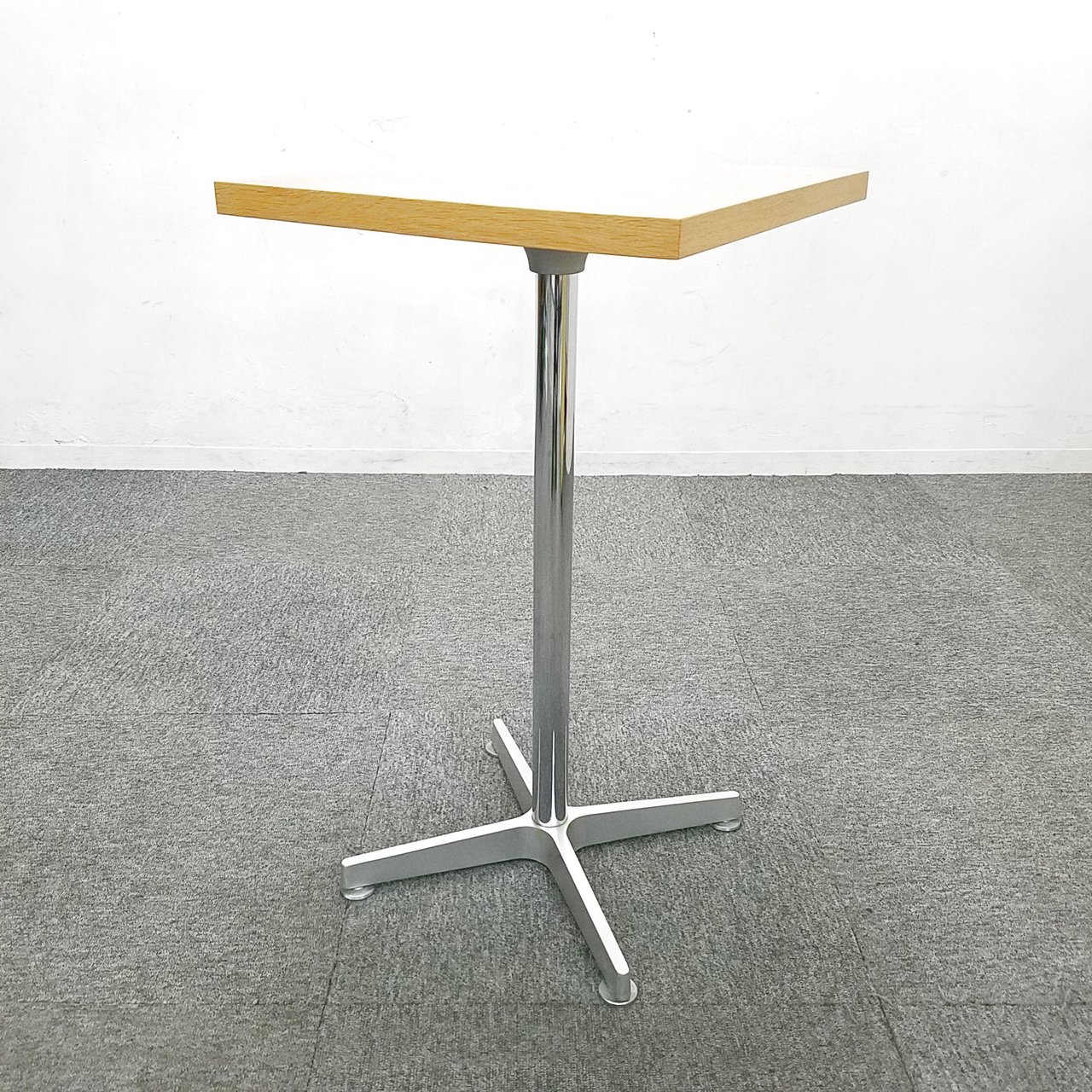 【1台入荷】消毒液置きとしても使用可。便利な使い勝手の電話台入荷 中古 オフィス 家具 コロナ対策
                        その他シリーズ
                                    中古
            