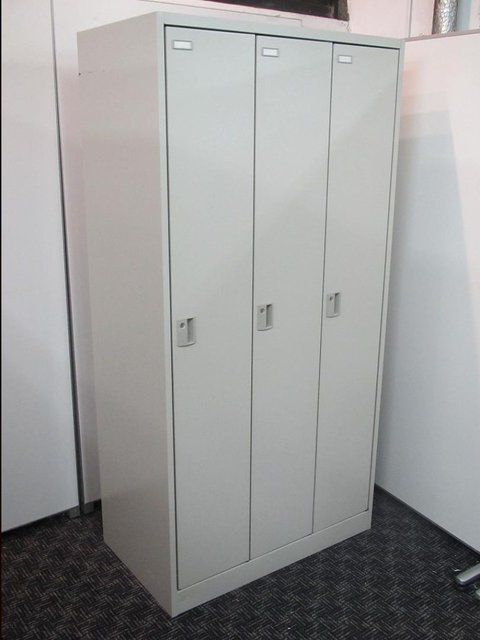 【中古】FZ  4573FZ　Z13 オカムラ（okamura） 3人用更衣ロッカー