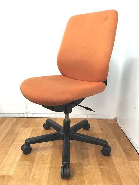 【中古】トルテR  KZ-130GBH-T1D3 イトーキ（ITOKI） 肘無ミドルバックチェア