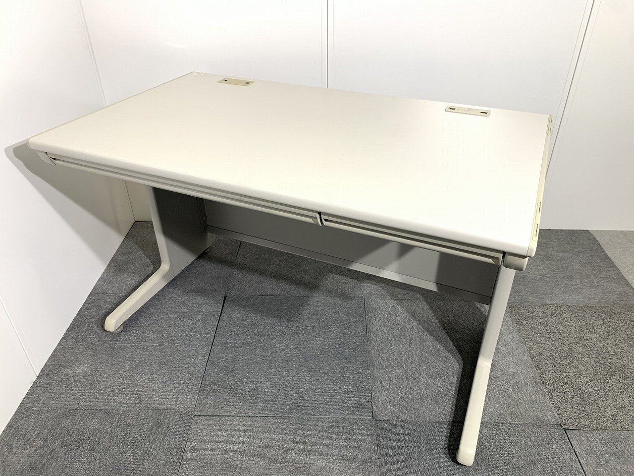 【人気シリーズ】【ニューグレー】【オカムラ/SD-V】【京都・滋賀】
                        SD-Vデスクシステム 
                                    中古
            