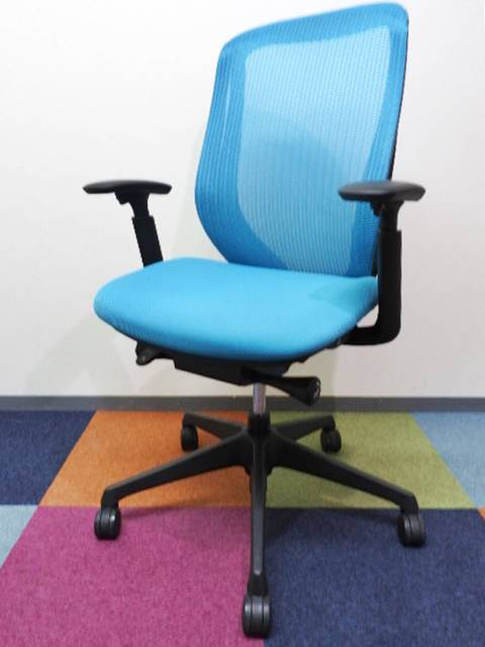 【人気チェア】◆メッシュ◆色 ブルーグリーン【トレンドカラー】
                        シルフィー（メッシュ） 
                                    中古
            