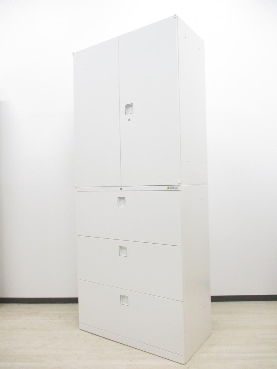 【上下左右の4方向から扉を開けれる！】人気のシリーズ！A4ファイルやキングファイルの収納に！オカムラ　レクトライン　シリーズ！
                        レクトライン 
                                    中古
            