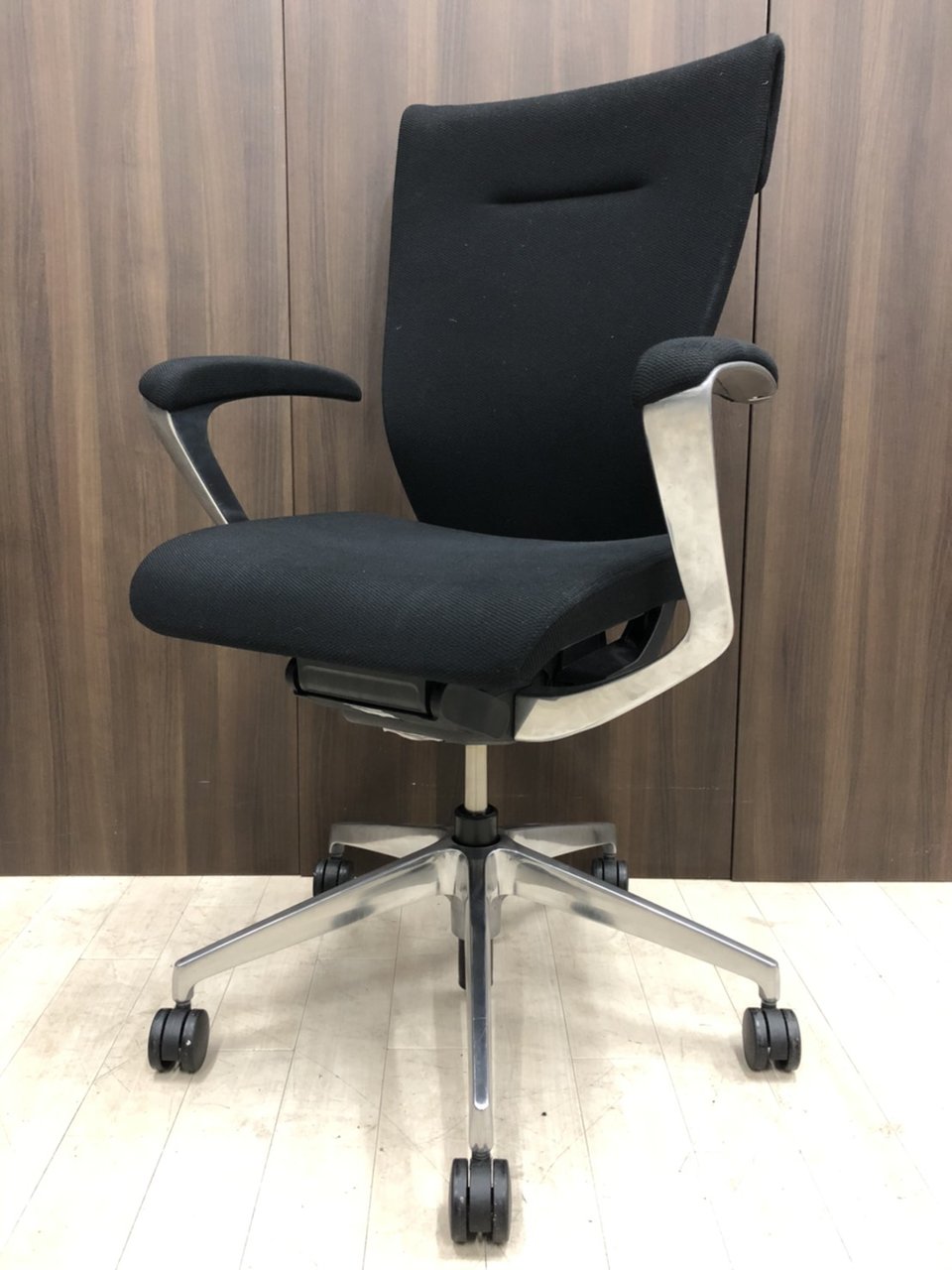 ゆったり座れるオフィスチェア！イトーキ/コセール/ブラック
                        コセール 
                                    中古
            