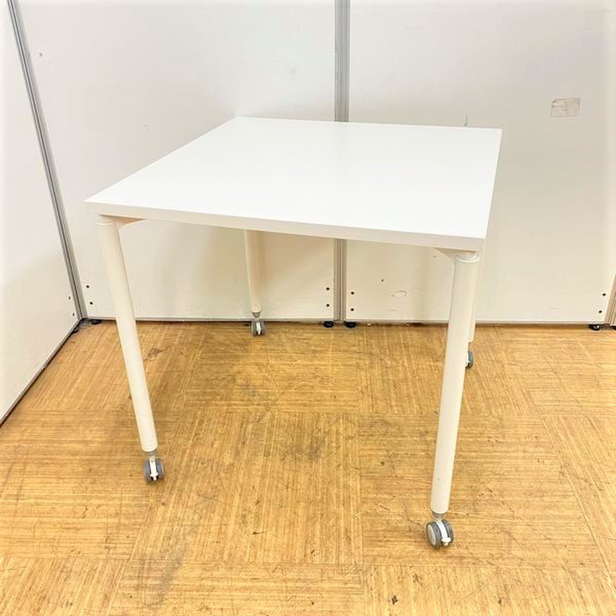 【キャスター付きで移動が楽々！】【ホワイト色でオフィスを明るく！】【イトーキ製】
                        コムネットエーディ 
                                    中古
            