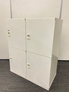 【取っ手にやや日焼けあり】オカムラ/4人用ロッカー/レクトラインシリーズ