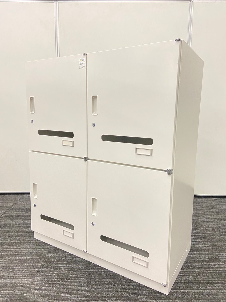 4人用パーソナルロッカー/イトーキ/シンラインシリーズ/投函口あり/ダイヤルロッカー
                        シンライン 
                                    中古
            