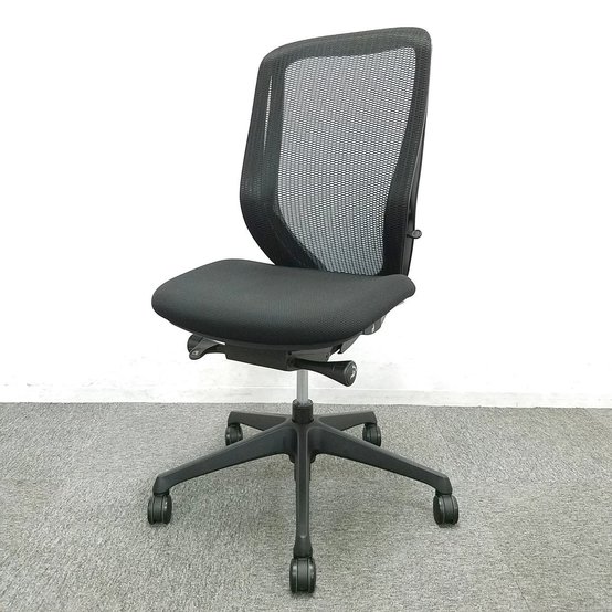 【中古】シルフィー（メッシュ）   オカムラ（okamura） 肘無ハイバックチェア
