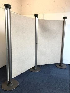 自在にサイズを変えて目隠しができます。最大120cm程度まで伸びます。