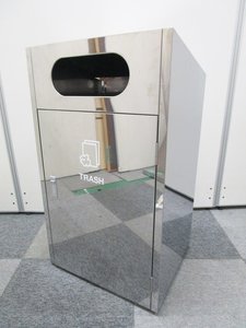 スタイリッシュな鏡面仕上げのゴミ箱