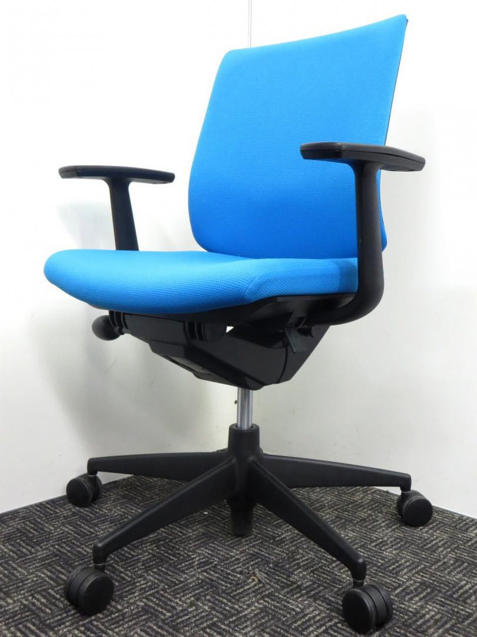 【4大メーカー製】【肘付き】【ローバック】
                        ウィザード 
                                    中古
            