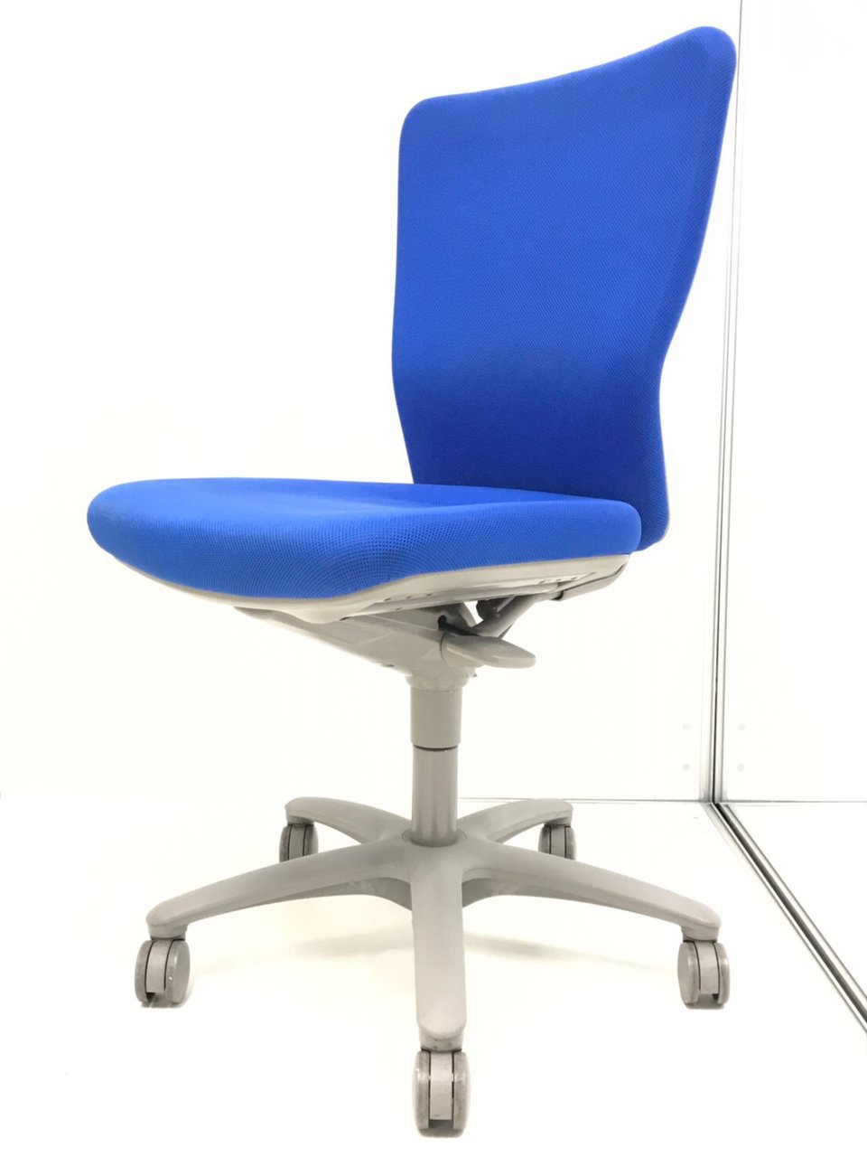 定番／人気／品質良好　◆Okamura／オカムラ　◆Carrozza／カロッツァ  ※横浜店撮影画※
                        カロッツァ 
                                    中古
            