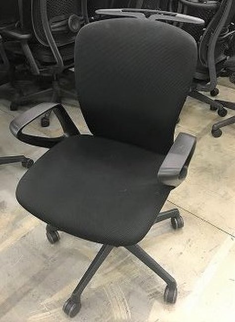 【中古】スラート C342ZR-FSF1 オカムラ（okamura） 肘付ローバックチェア