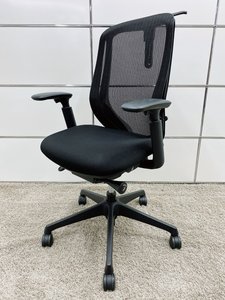 【入荷商品】オカムラ製　シルフィーチェア　ブラックカラー　肘付きハイバック【在庫残り1点】【人気商品】【国内メーカー】