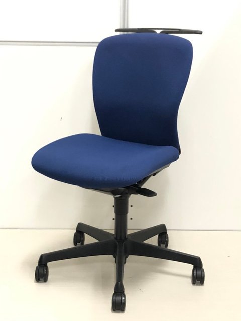 【中古】スラート   オカムラ（okamura） 肘無ローバックチェア