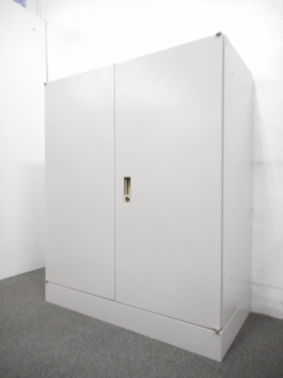 カウンターとして、少し高めの場所に設置したい方向けの書庫です！オカムラ製42型シリーズ
                        42 
                                    中古
            