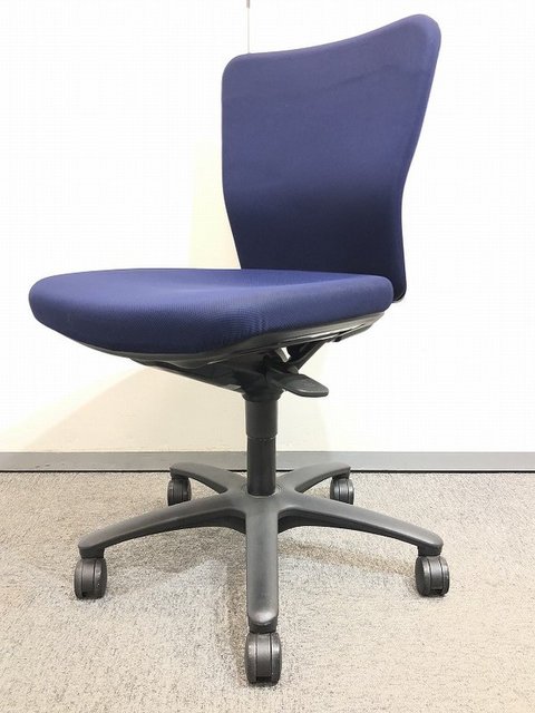 【中古】カロッツァ   オカムラ（okamura） 肘無ローバックチェア