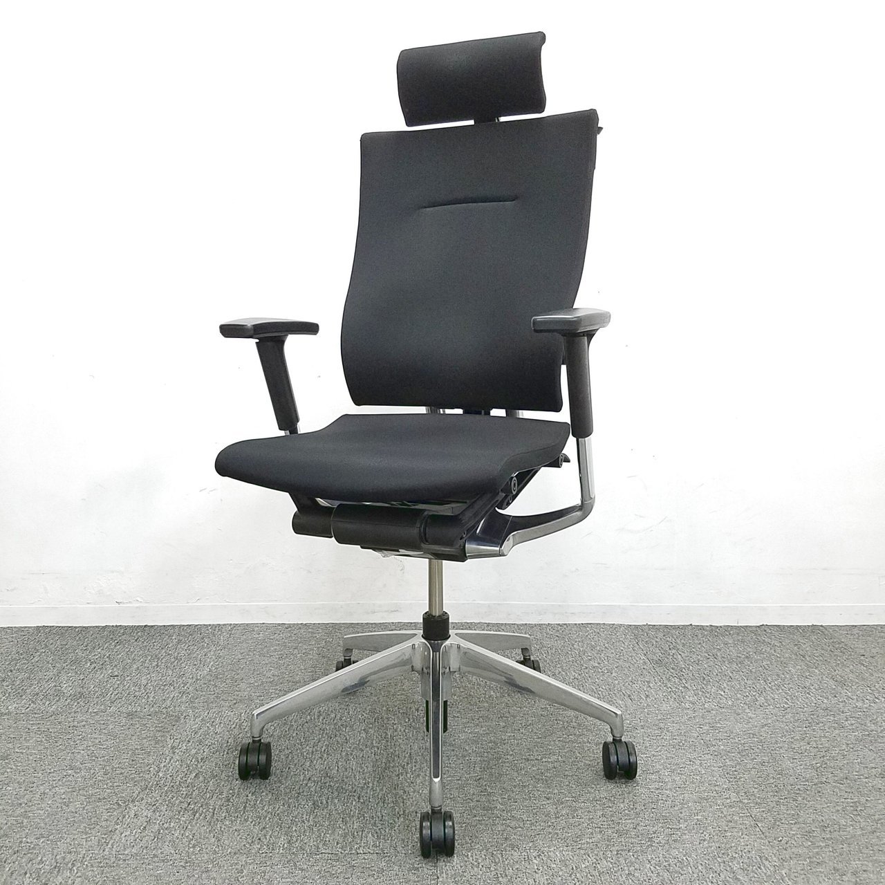 【ヘッドレスト】【ハイバック】【ハンガー付き】イトーキ製スピーナ【高級チェア】
                        スピーナ（クロスタイプ） 
                                    中古
            