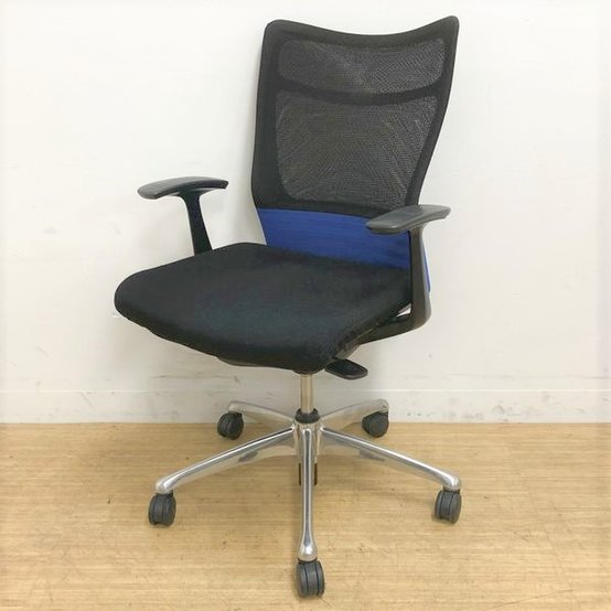 【中古】フィーゴメッシュ   オカムラ（okamura） 肘付ミドルバックチェア