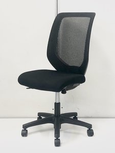 イトーキ製　コルトシリーズ　肘無しハイバック　メッシュ　人気のブラックカラー！！※背もたれに破れあり