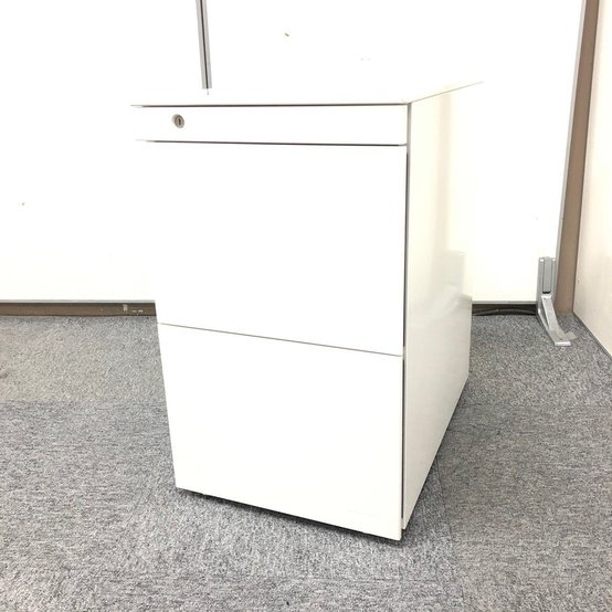 【即納可能！】【10台入荷！】フリアド用3段ワゴン｜スタイリッシュなデザイン！【中古家具】【新大阪】【北摂】【淀川区】【北区】