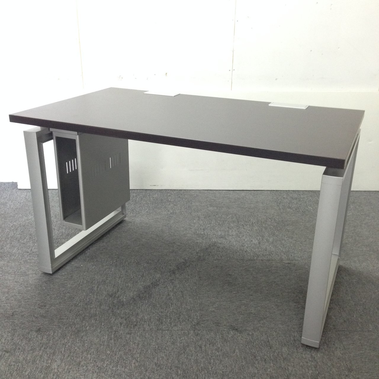 【神戸店目玉商品！】イトーキ製のインフューズデスクが大量入荷です！　W1200　木目　ナチュラル　平机

                        インフューズ 
                                    中古
            