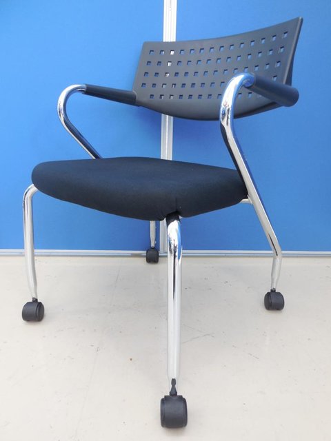 【中古】ビザロール   vitra（ヴィトラ） スタッキングチェア