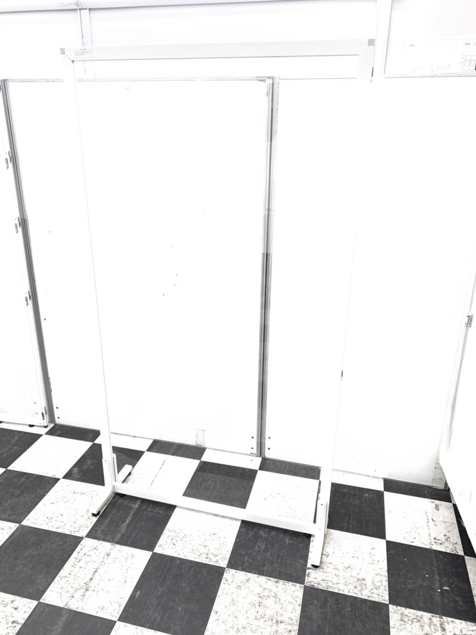 【開放感のある透明パネル】人気の自立式パーティション/未使用品
                        その他シリーズ
                                    新古品
            