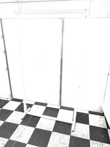 【開放感のある透明パネル】人気の自立式パーティション/未使用品