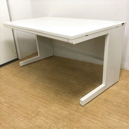 幅1400mm　奥行き800mm　1人あたりのスペースを大きく確保　ウチダ　スカエナ　