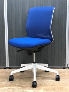 【4脚入荷】オフィスを彩る新定番！シンプルでベーシックなチェア【中古】【オフィス家具】【東京】【大阪】【愛知】【岐阜】