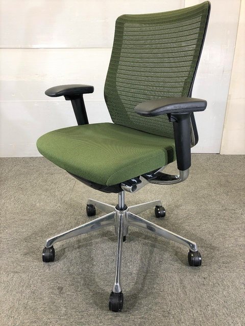 【中古】コーラルメッシュ   オカムラ（okamura） 肘付ローバックチェア