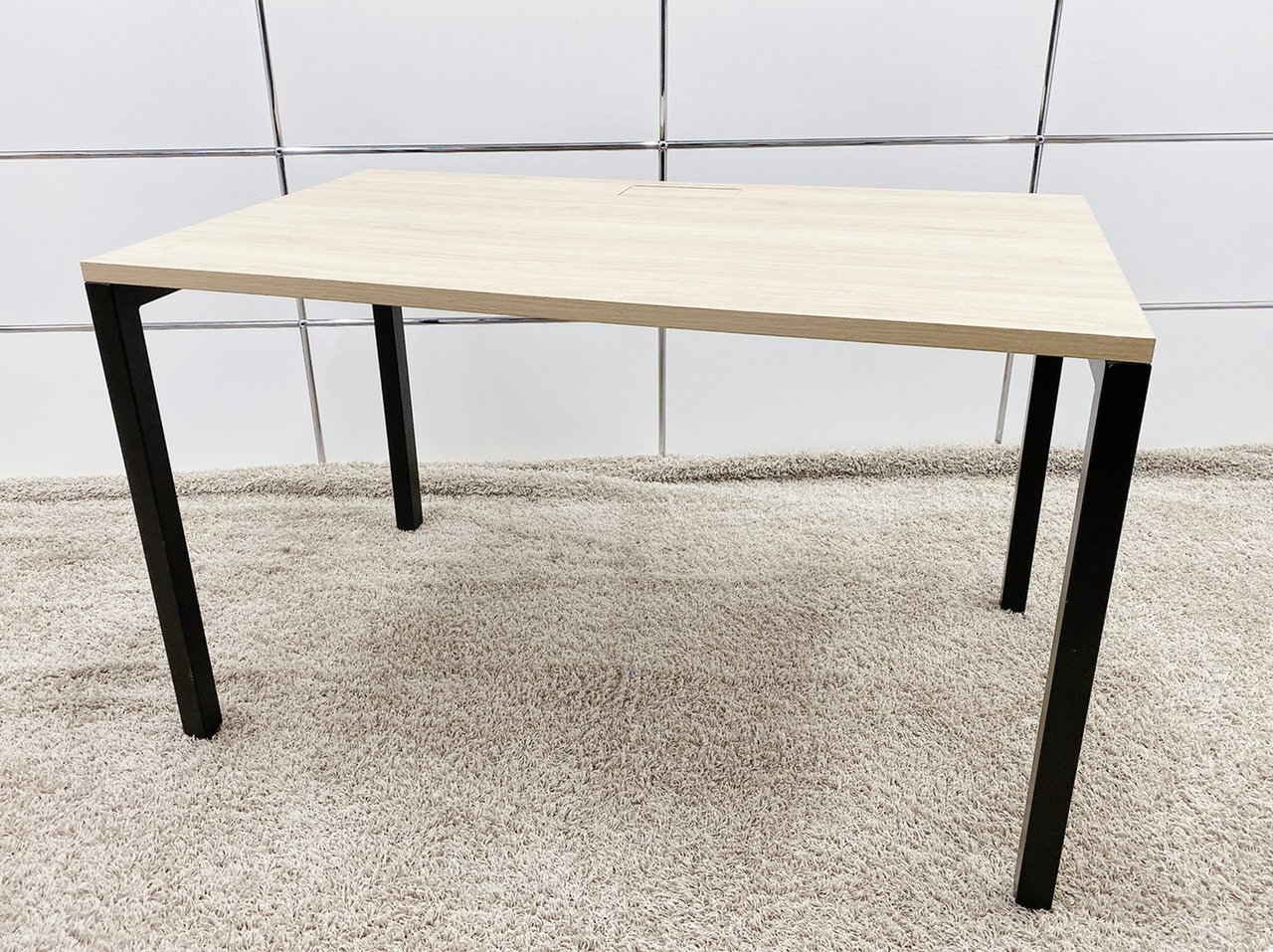 【流行りの明るい木目調】幅1200mm　平机【テレワークにもお勧め！】
                        その他シリーズ
                                    中古
            