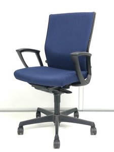 【定番シリーズ入荷！】オカムラ製　エスクード　肘付きチェア【多機能】【固定肘】